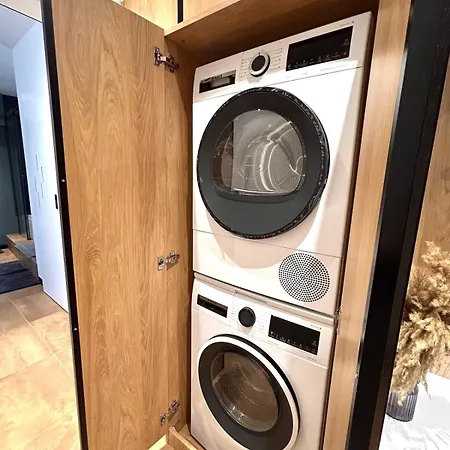 Blue Iris, 2br, Stunning Views, Jacuzzi And Workspace Sofia