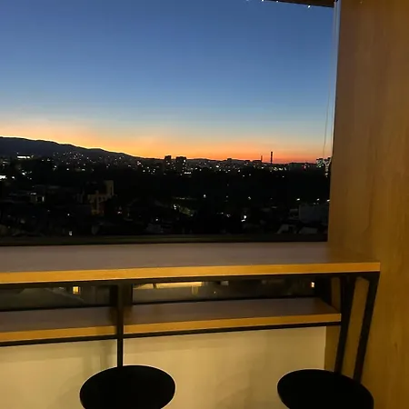 Blue Iris, 2br, Stunning Views, Jacuzzi And Workspace