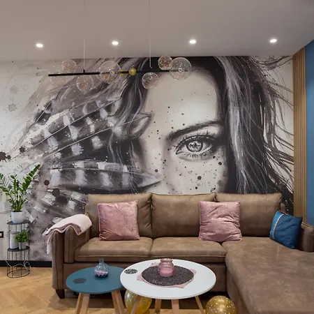 Blue Iris, 2br, Stunning Views, Jacuzzi And Workspace Apartment