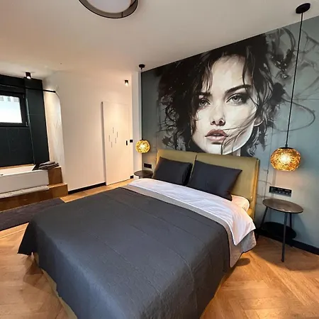 Blue Iris, 2br, Stunning Views, Jacuzzi And Workspace Apartamento Sofía