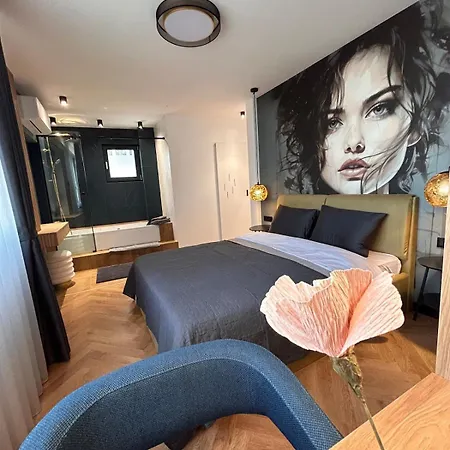 Blue Iris, 2br, Stunning Views, Jacuzzi And Workspace *