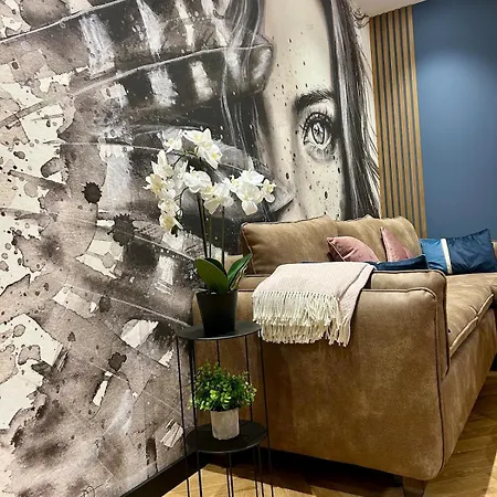 Blue Iris, 2br, Stunning Views, Jacuzzi And Workspace Апартаменты *