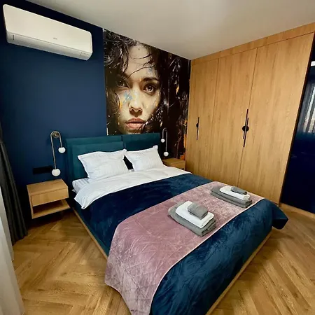 Daire Blue Iris, 2br, Stunning Views, Jacuzzi And Workspace Sofya