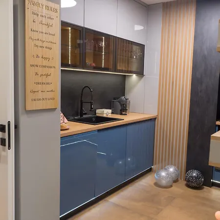 Blue Iris, 2br, Stunning Views, Jacuzzi And Workspace