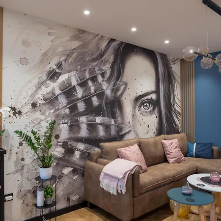 Daire Blue Iris, 2br, Stunning Views, Jacuzzi And Workspace