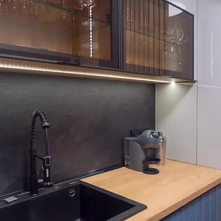 Daire Blue Iris, 2br, Stunning Views, Jacuzzi And Workspace Sofya