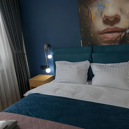 Lägenhet Blue Iris, 2br, Stunning Views, Jacuzzi And Workspace
