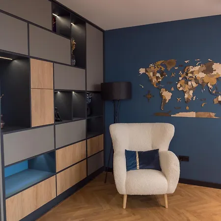 Blue Iris, 2br, Stunning Views, Jacuzzi And Workspace