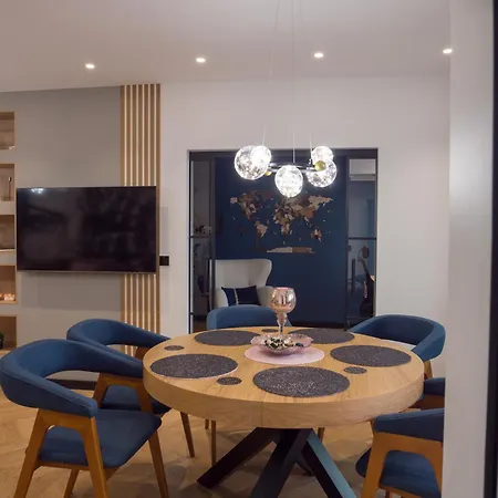 Blue Iris, 2br, Stunning Views, Jacuzzi And Workspace Apartment