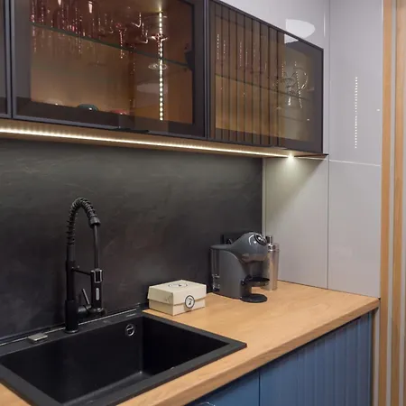 Blue Iris, 2br, Stunning Views, Jacuzzi And Workspace Апартаменты