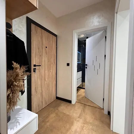 Blue Iris, 2br, Stunning Views, Jacuzzi And Workspace 아파트 *