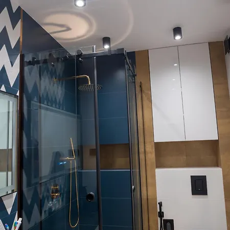 Blue Iris, 2br, Stunning Views, Jacuzzi And Workspace 아파트 *
