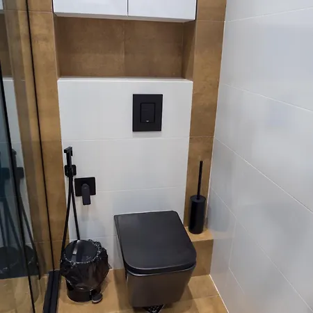 Blue Iris, 2br, Stunning Views, Jacuzzi And Workspace 소피아
